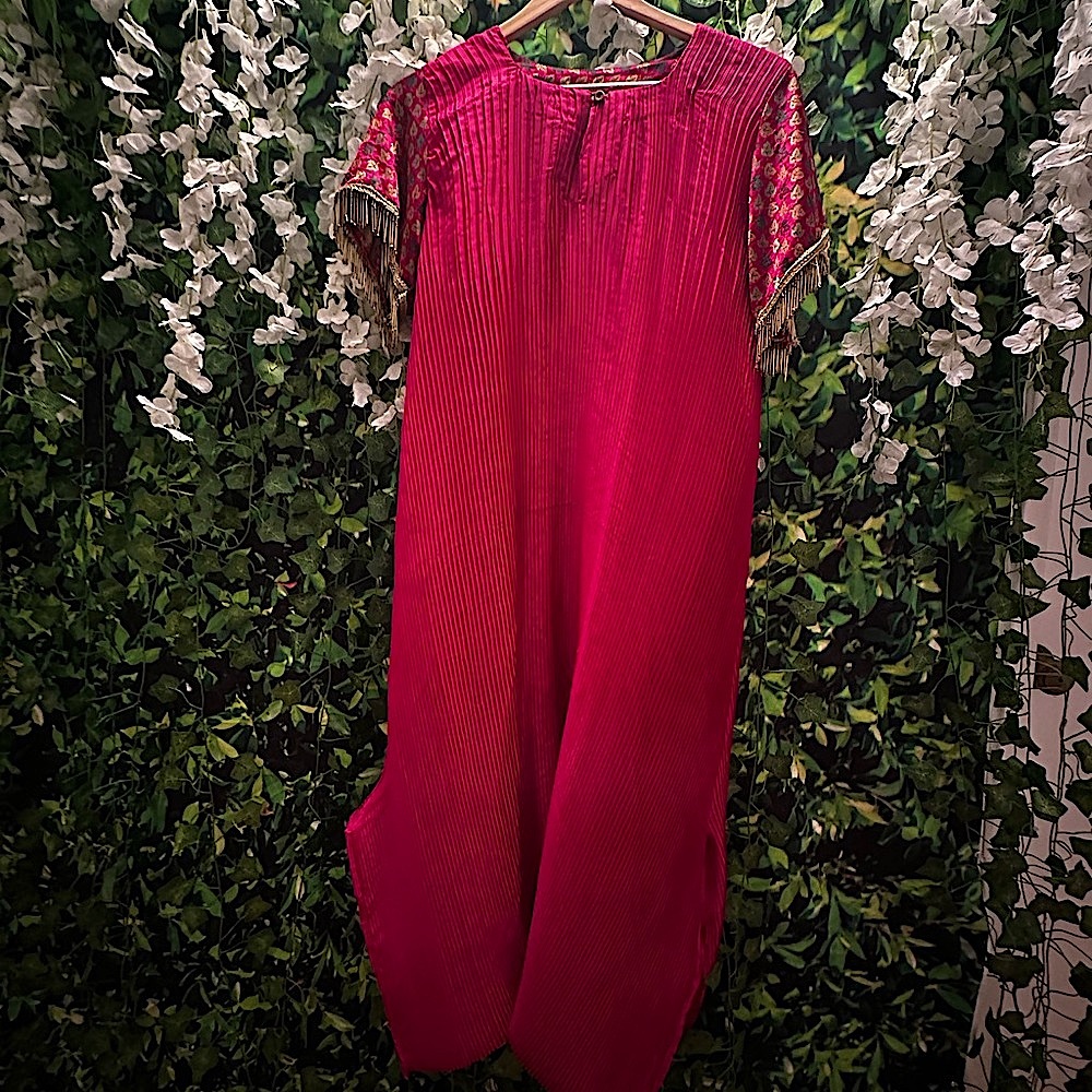 Small Hot Pink Kurta With Pant And Dupatta with embroidery and beaded de…